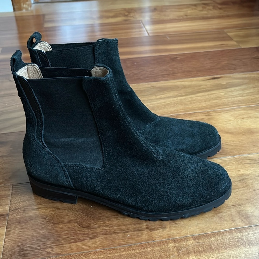 Jack Rogers suede boots